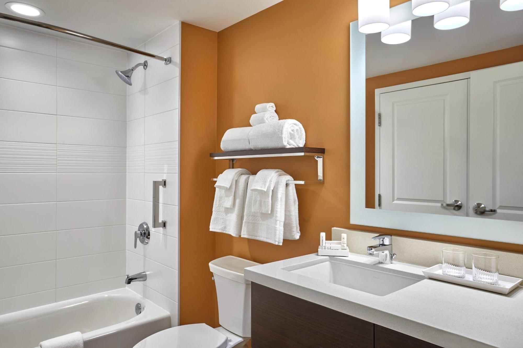 Towneplace Suites By Marriott Форт-МакМеррей Екстер'єр фото